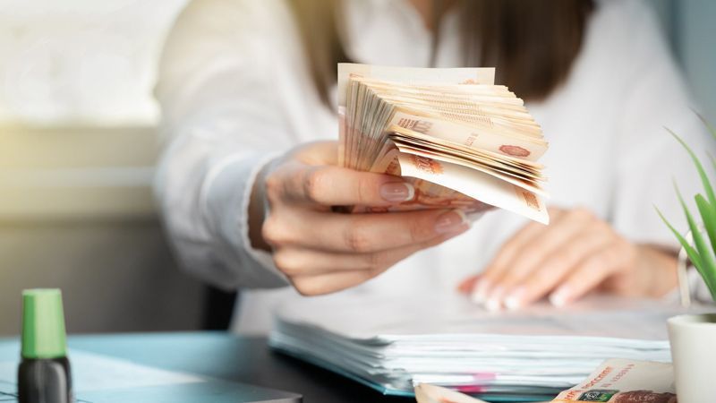 Ý nghĩa nằm mơ thấy người ta mượn tiền mình là người khác